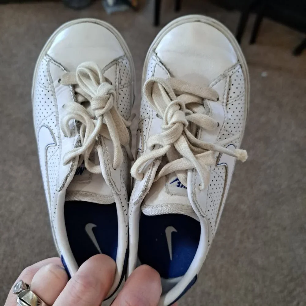 Nike Kids 10C white and Blue nike court low top shoes well loved condition